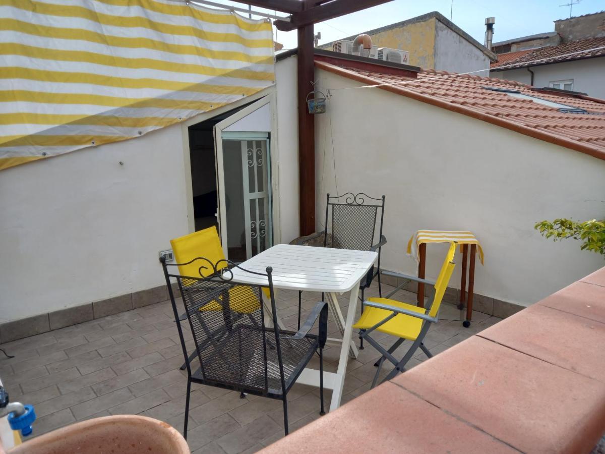 "La Casita", 2 Floors Apartment, Private Parking 1 Car Or 2 Bikes, Air-Cond And Terrace Ливорно Екстериор снимка